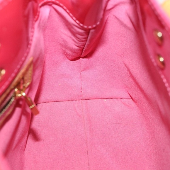 LOUIS VUITTON Pink Vernis Leather Reade PM - Picture 13 of 16